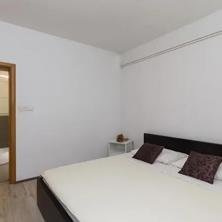 Vergatum - Two Bedroom With Terrace And Sea View * Celopeci