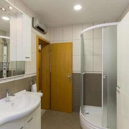 Appartement Vergatum - Two Bedroom With Terrace And Sea View Celopeci